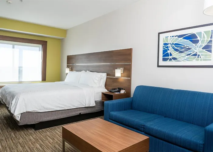 Holiday Inn Express & Suites - Lake Forest, An Ihg Hotel