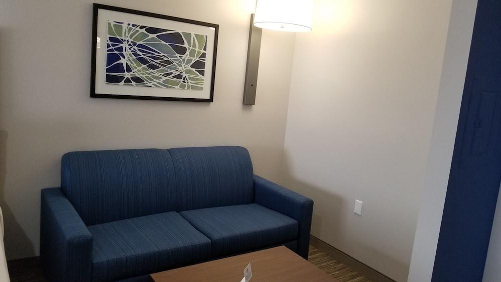 Express & - Forest, An Ihg 3*