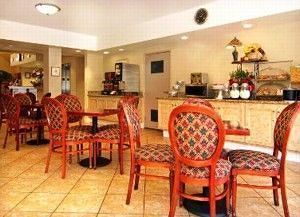 Express & - Forest, An Ihg 3* Lake Forest